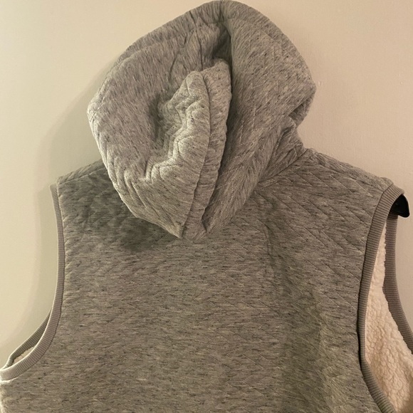 NWT Merona gray hooded vest with Sherpa lining XXL - Picture 7 of 8
